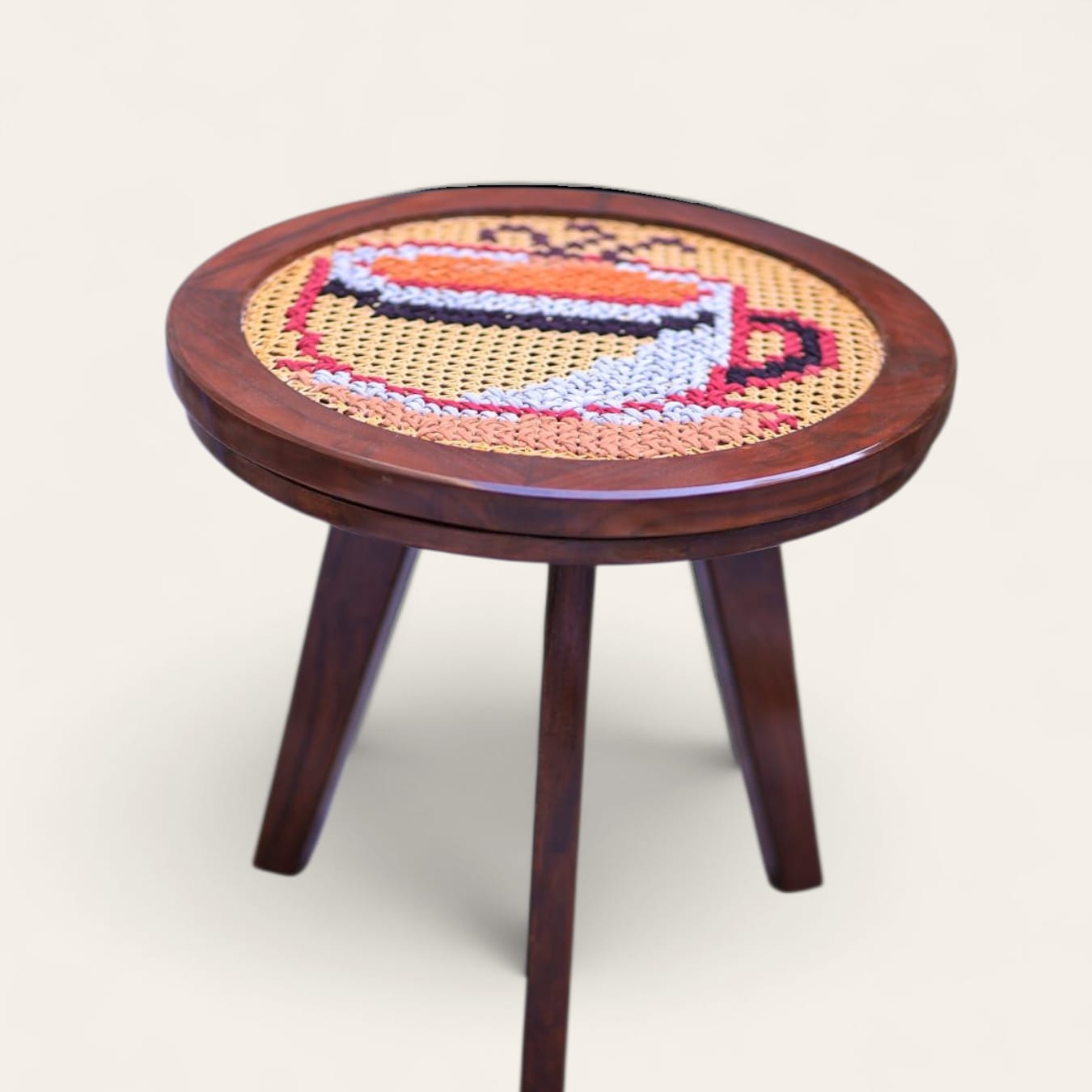 Coffee embroidered Round table - 19 x 21 inches