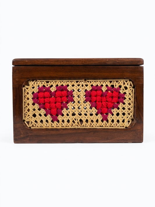 Embroidered tissue box - 14 x 9